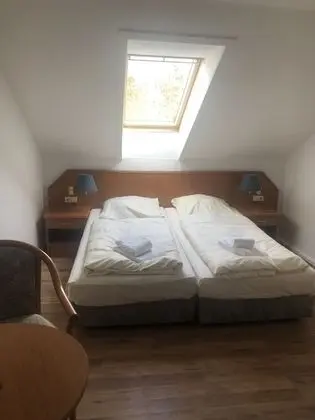 Basic Tek Büyük Yataklı Oda