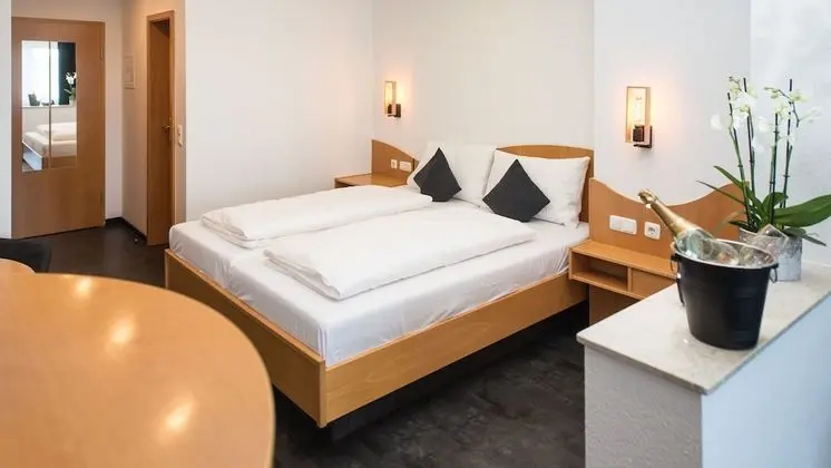 Comfort Tek Büyük Yataklı Oda