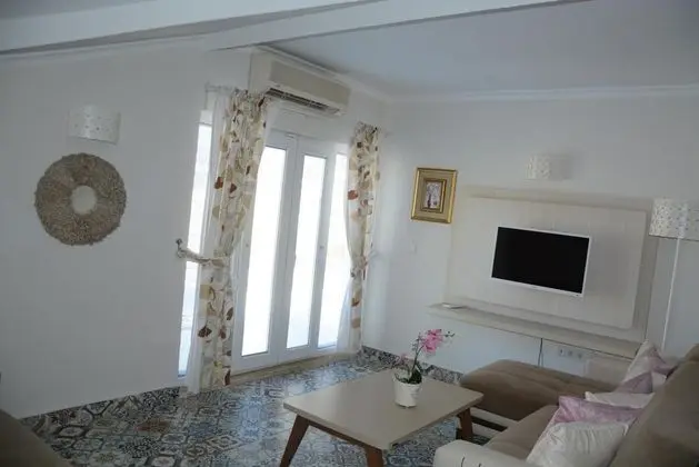 Aile Odası, Göl Manzaralı