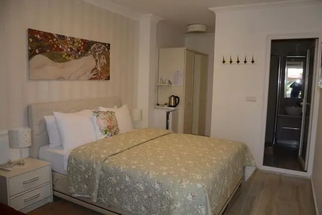 Çift Kişilik, Havuz Manzaralı