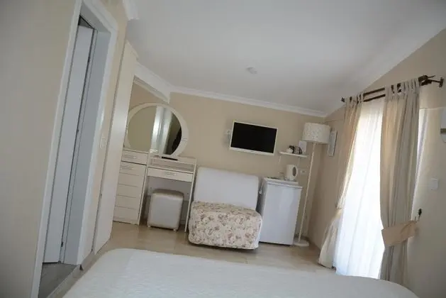 Teraslı Standart Oda, Bahçe Manzaralı