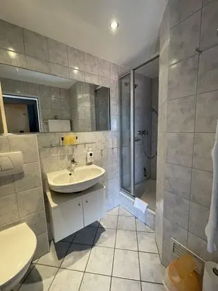 Büyük Yataklı Tek Kişilik Oda