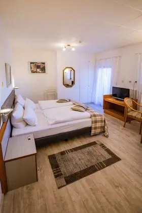 Comfort Tek Büyük Yataklı Oda