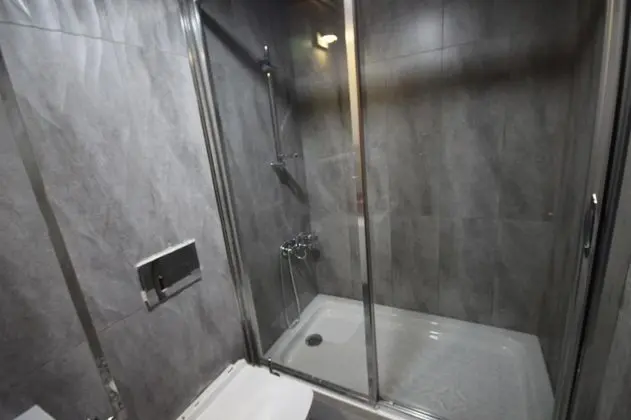 Çift Kişilik, Manzarasız