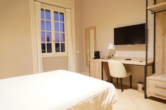 Deluxe Tek Büyük Yataklı Oda