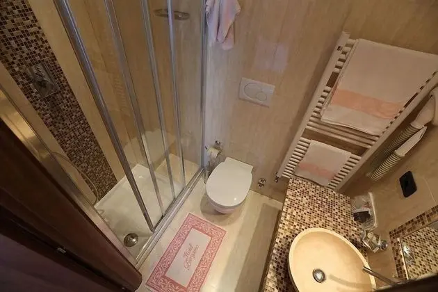 Standard Tek Büyük veya İki Ayrı Yataklı Oda