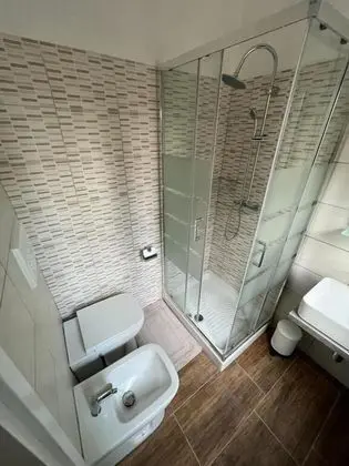 Oda, 1 Çift Kişilik Yatak ve Çekyat, Banyolu/Duşlu