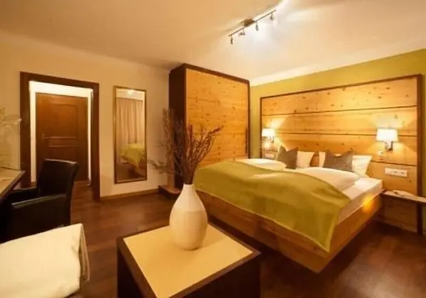 Premium Tek Büyük Yataklı Oda