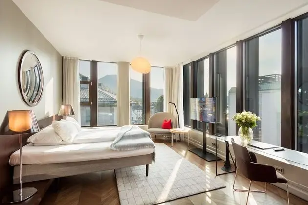 Corner Suite, City View