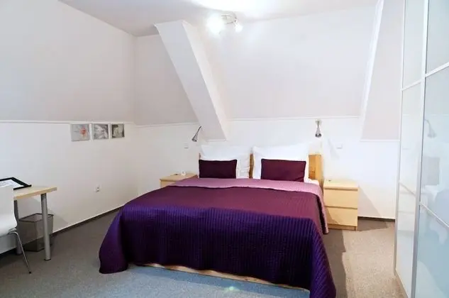 Tek Büyük Yataklı Oda