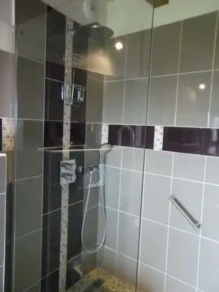 Deluxe Tek Büyük Yataklı Oda (Ellerslie)