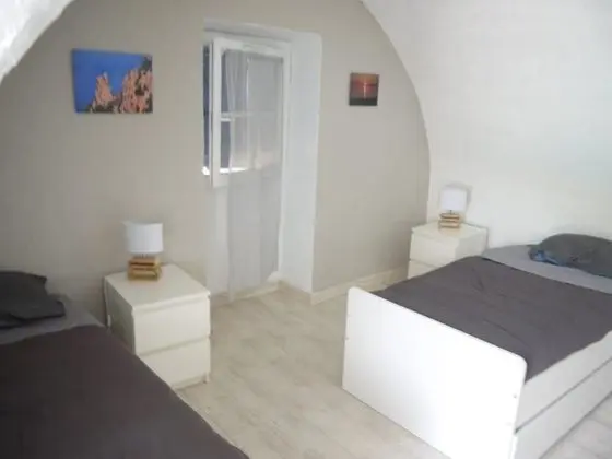İki Ayrı Yataklı Oda, Havuz Manzaralı