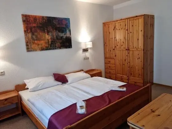 Tek Büyük Yataklı Oda