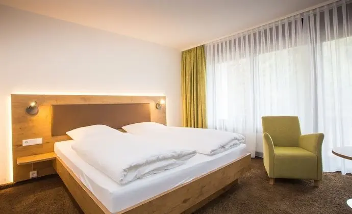 Tek Büyük Yataklı Oda, Balkon