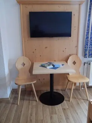 Standard Tek Büyük Yataklı Oda, Dağ Manzaralı (DZA)