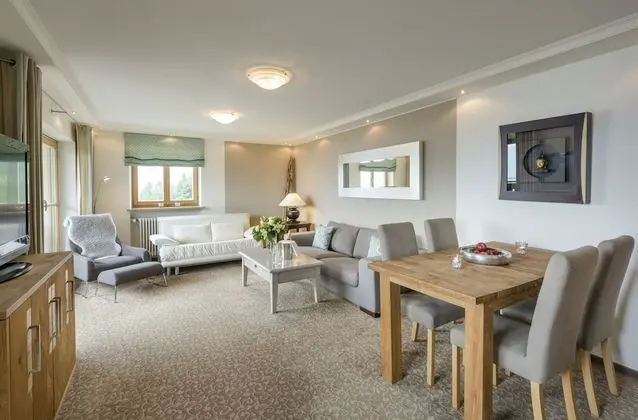 Senior Süit, 1 Yatak Odası, Balkon, Göl Manzaralı