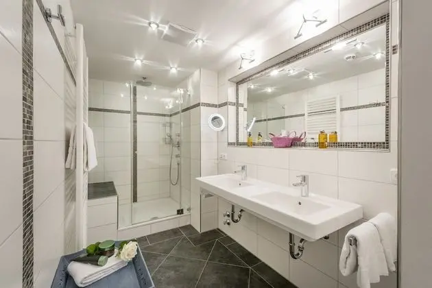 Senior Süit, 1 Yatak Odası, Balkon, Göl Manzaralı
