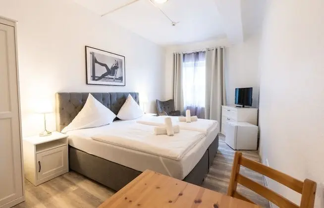 Tek Büyük Yataklı Oda, 1 Büyük (Queen) Boy Yatak