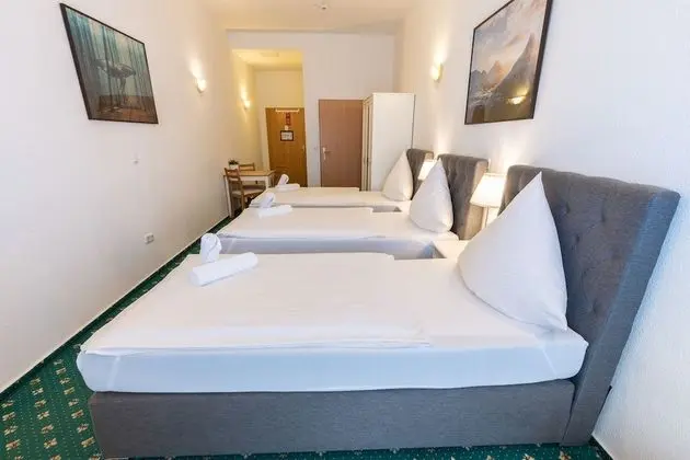 Üç Kişilik Oda, 3 Tek Kişilik Yatak