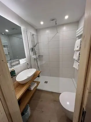 Tek Büyük Yataklı Oda, 1 Yatak Odası, Balkon, Dağ Manzaralı