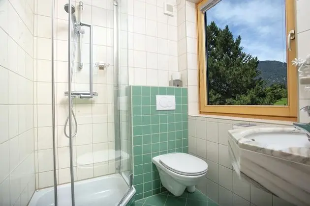 Üç Kişilik Oda, Bahçe Manzaralı