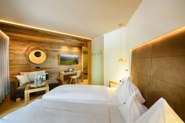 Deluxe Tek Büyük Yataklı Oda, Balkon, Dağ Manzaralı