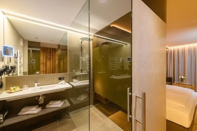 Deluxe Tek Büyük Yataklı Oda, Balkon, Dağ Manzaralı