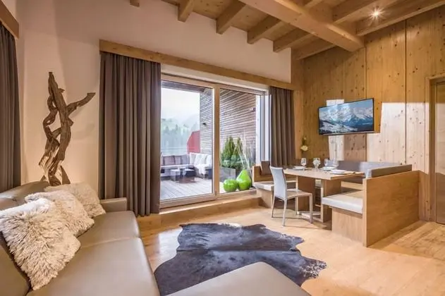 Apart Daire, Dağ Manzaralı, Ek Bina