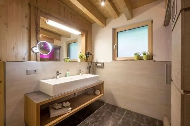 Apart Daire, Dağ Manzaralı, Ek Bina