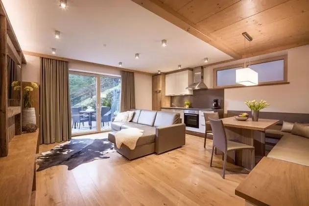 Apart Daire, Ek Bina