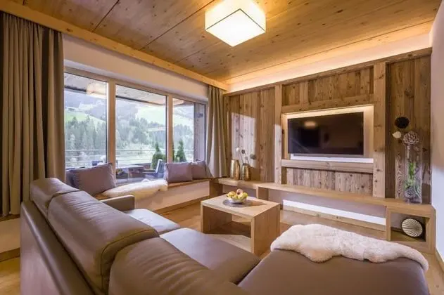 Apart Daire, Ek Bina