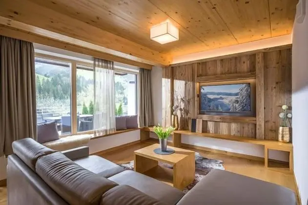 Standard Apart Daire, Ek Bina