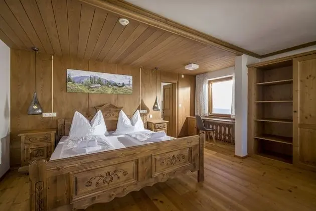Deluxe Tek Büyük Yataklı Oda, Balkon, Dağ Manzaralı