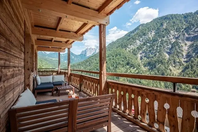 Deluxe Tek Büyük Yataklı Oda, Balkon, Dağ Manzaralı