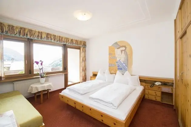 Classic Tek Büyük Yataklı Oda