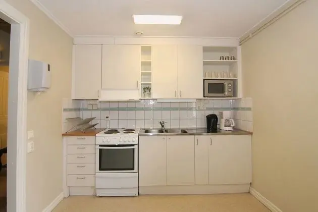 İki Ayrı Yataklı Oda, Ortak Banyo