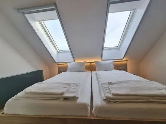 Basic Tek Büyük Yataklı Oda