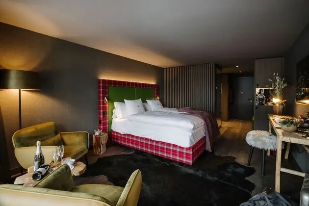 Luxury Oda