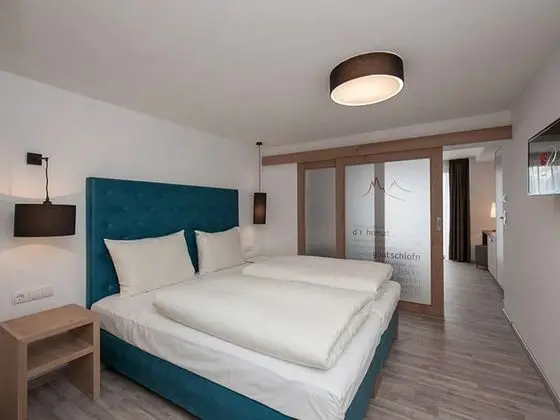 Süit, Balkon, Dağ Manzaralı (Sunneseita)