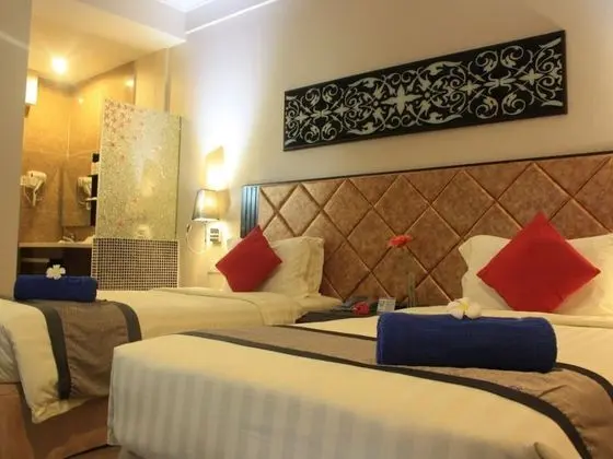 Deluxe Oda, Havuz Manzaralı