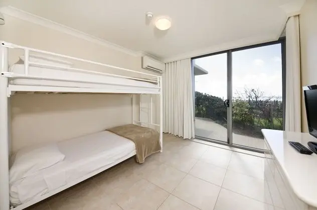 Superior Apart Daire, 2 Yatak Odası, Sigara İçilmez, Mutfak (OCEAN FRONT GROUND - 7N)