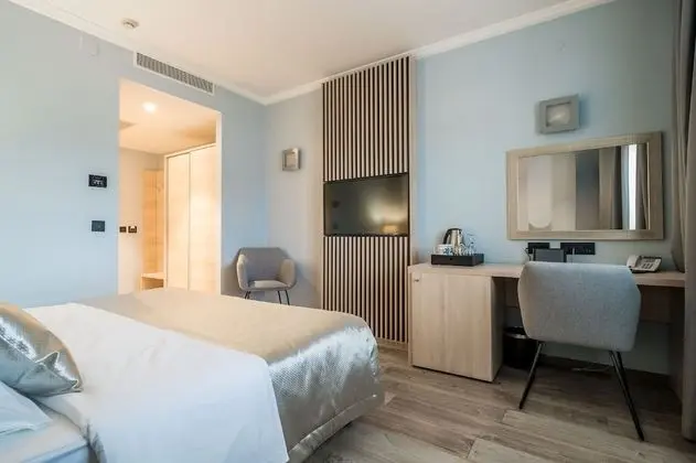 Comfort Tek Büyük Yataklı Oda, Balkon, Deniz Manzaralı