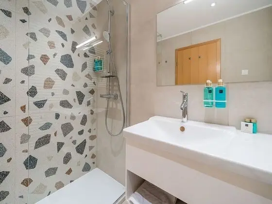 Comfort Tek Büyük Yataklı Oda, Balkon, Deniz Manzaralı