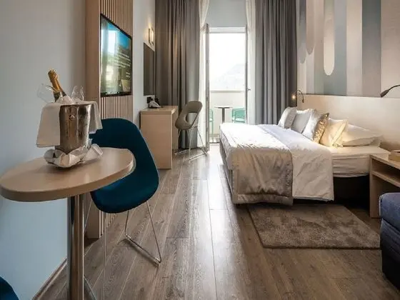 Superior Tek Büyük Yataklı Oda, Balkon, Deniz Manzaralı