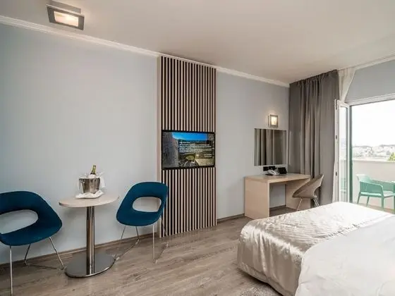 Superior Tek Büyük Yataklı Oda, Balkon, Deniz Manzaralı