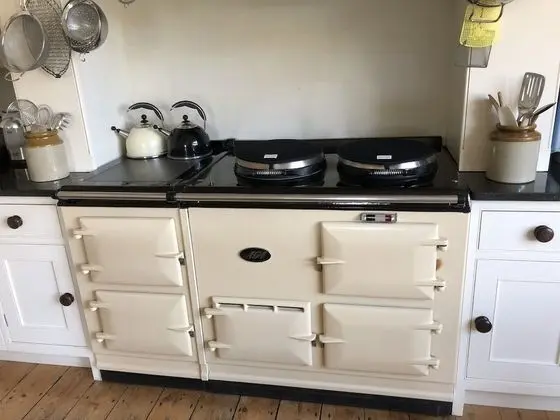 Deluxe Ev