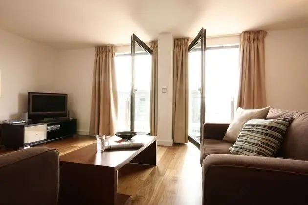 Apart Daire, 1 Yatak Odası (Mosaic SL1 2ER)