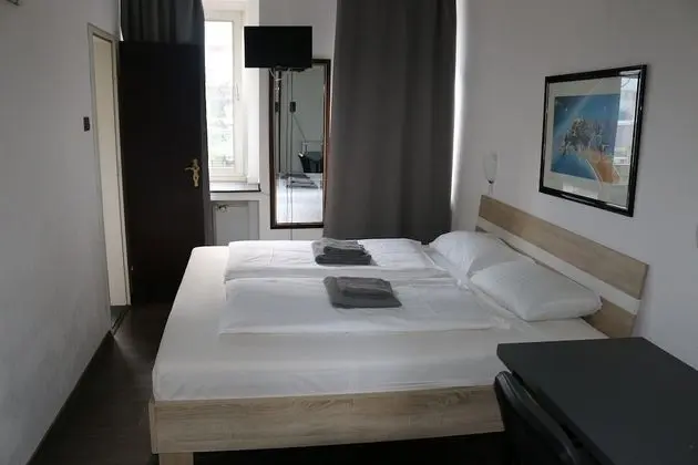 Comfort Tek Büyük veya İki Ayrı Yataklı Oda