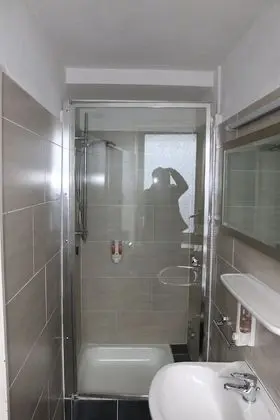 Comfort Tek Büyük veya İki Ayrı Yataklı Oda