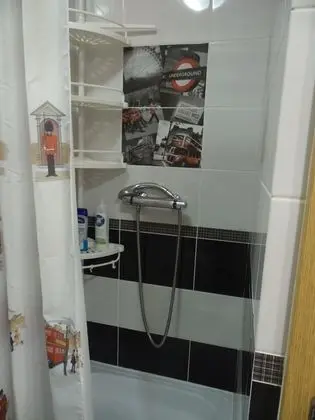 Tek Büyük Yataklı Oda, Buzdolabı ve Mikrodalga